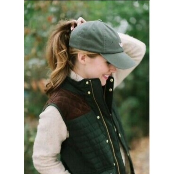 Vineyard vines quilted hunting vest - Picture 7 of 8
